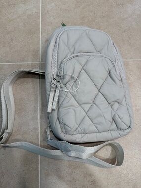 NWOT-Vera Bradley Women's Lorman Sling Backpack Featherweight Pumice Stone